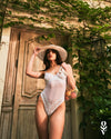 Weißer extravaganter Spitzen Body aus transparentem Tüll von Obsessive – Ansicht 3