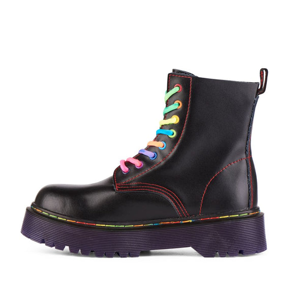 8-Loch Plateau-Stiefeletten aus schwarzem Leder Bunten Schnürsenkeln | Aderlass