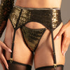 Glamour Glow String Gold von KYNX: Glitzer-String für Damen in Gold mit Strapsgürtel, Vorderansicht Detail am Model