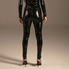 Datex 3-Wege-Zip Leggings Schwarz von KYNX: Rückansicht mit glänzender Oberfläche am Model