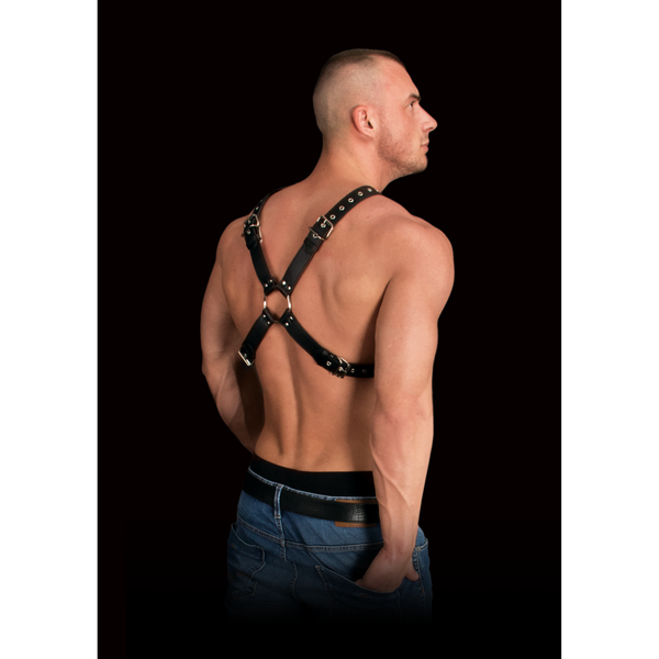 Schwarzer markanter Body Harness mit großen O Ringen und Nietendetails von Ouch! by Shots – Ansicht 4