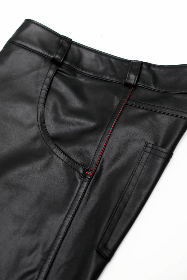Herren Shorts mit Taschen, Gürtelschlaufen und Alcantara-Etikett | Regnes Fetish Planet