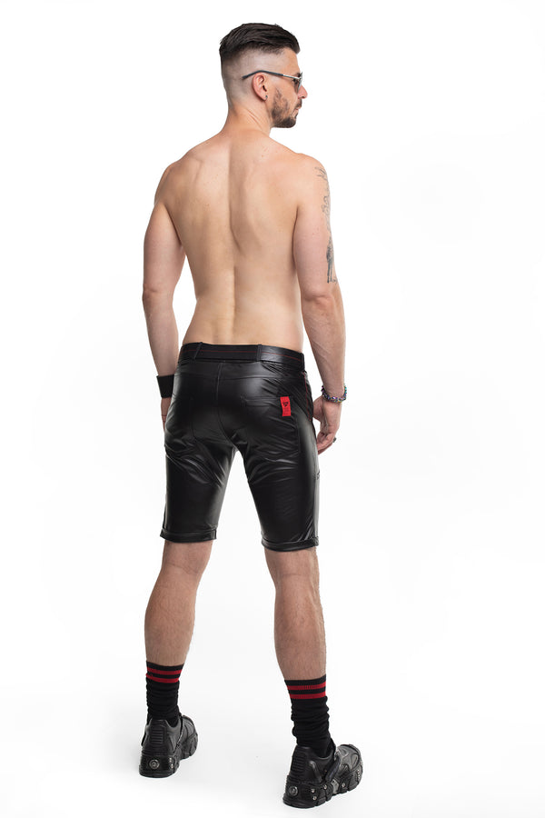 Schwarze verführerische Wetlook Shorts mit markanten Reißverschlussdetails | Regnes Fetish Planet