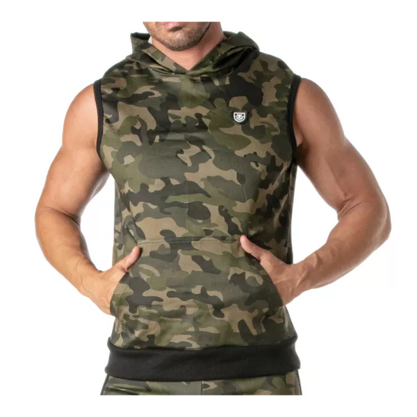 Camouflagefarbener ärmelloser Kapuzenpullover für einen maskulinen Look von TOF Paris – Ansicht 3