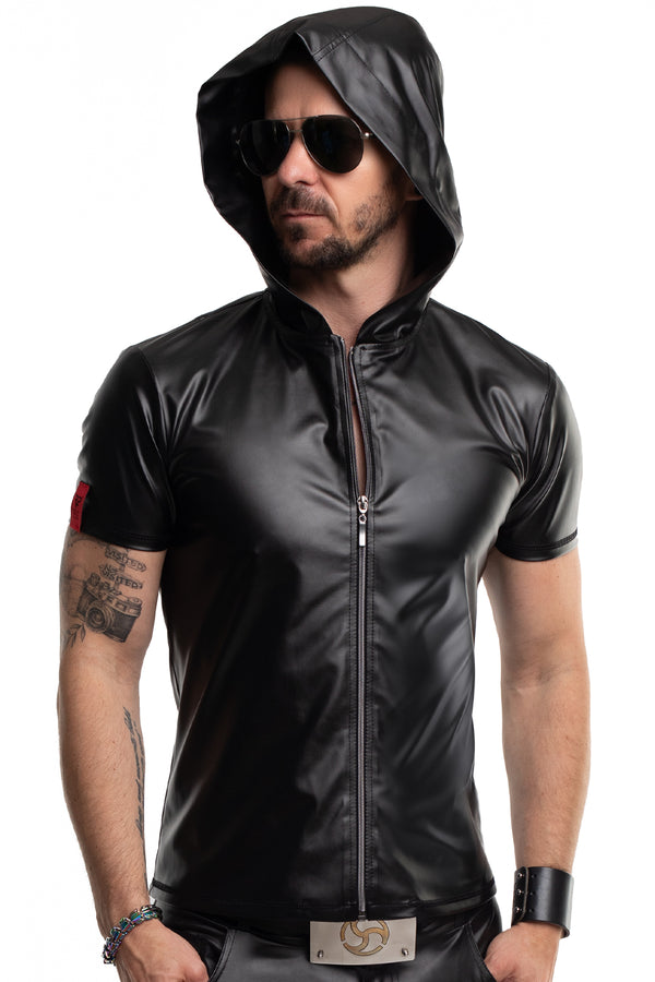 Schwarzes verfĂźhrerisches Wetlook Shirt mit Kapuze von Regnes Fetish Planet â Ansicht 5