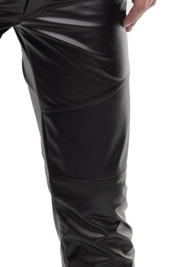Schwarze verfĂźhrerische Wetlook Hose mit perforierten Akzenten von Regnes Fetish Planet â Ansicht 8