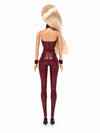 Sammlerpuppe Sweet Restraint Burgundy von Noir Handmade im burgunderfarbenen Catsuit mit Ketten und Handgelenk-Accessoires, Rückansicht