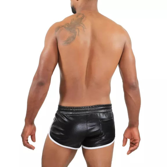 Pilot Shorts, Schwarz - Retro-Shorts mit perforiertem Stretch-Material | TOF Paris