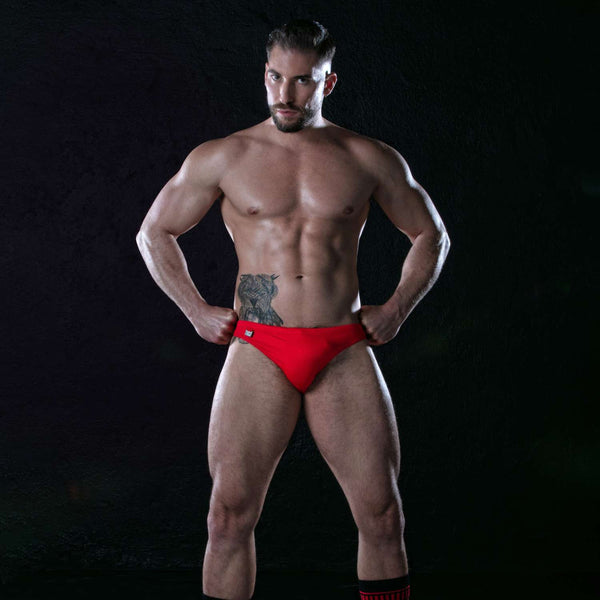 Schwimm-String Rot - Slim Fit, Komfort & Eleganz mit Designer-Logo | TOF Paris