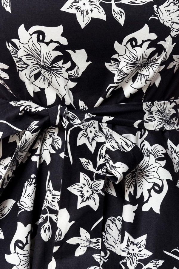 Kleid mit Blumen Muster Schwarz Weiß 50308 | Belsira