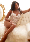 Weißer eleganter Body aus Wimpernspitze und Mesh von Leg Avenue – Ansicht 4