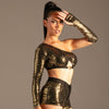 Glamour Glow Asymmetrisches Cut-Out Top Gold von KYNX: goldfarbener Top mit einem langen Ärmel, Seitenansicht