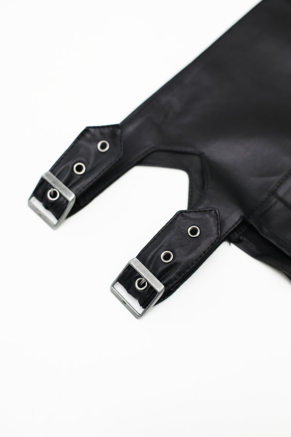 Herren Asymmetrischer Rock mit vertikalen Falten und Gürteldetails | Regnes Fetish Planet