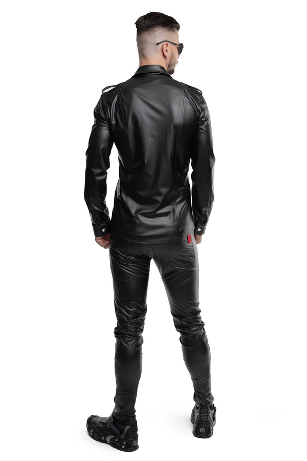 Schwarzes provokantes figurbetontes Wetlook Langarmhemd mit markanten Schulterklappen und Reißverschluss | Regnes Fetish Planet