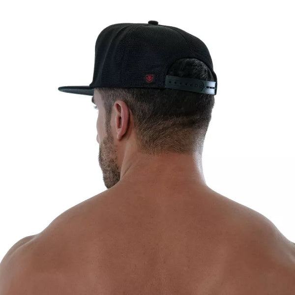 Schwarzrote Circuit Cap im urbanen Designer Look von TOF Paris – Ansicht 3