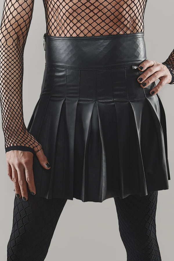 Eleganter Wetlook Faltenrock mit seitlichem Reißverschluss von Regnes Fetish Planet – Ansicht 7