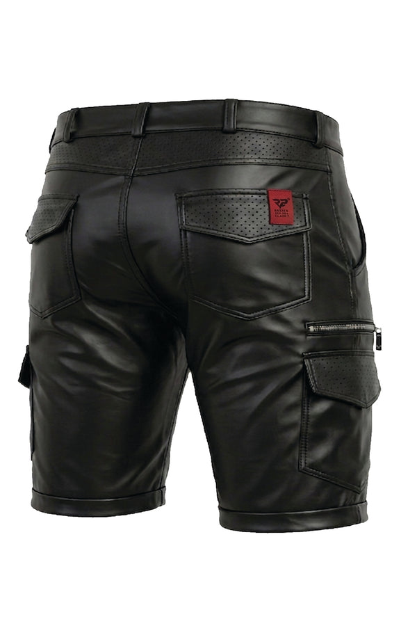 Schwarze maskuline Wetlook-Shorts mit markanten Cargotaschen von Regnes Fetish Planet – Ansicht 4